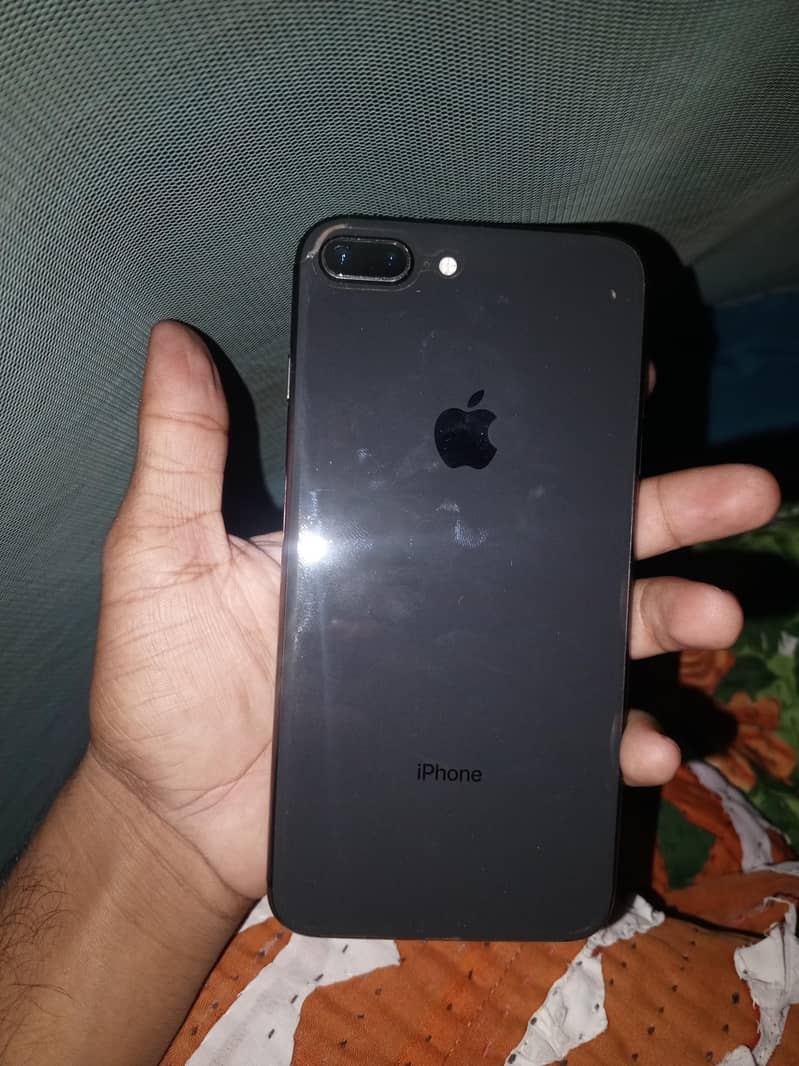 Apple iPhone 8 Plus 0