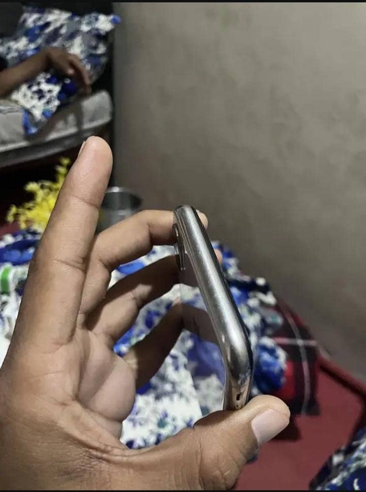 Apple iPhone X 3