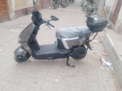 Revoo A12 Scooty 10/10 condition urgent for salr