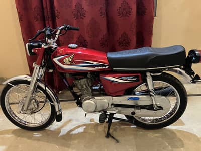 Honda cg 125 euro 2 2015 new geniun condition bike all ok 10/10 cg 125