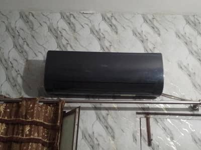 Haier 1 Ton D. c inverter A. c
