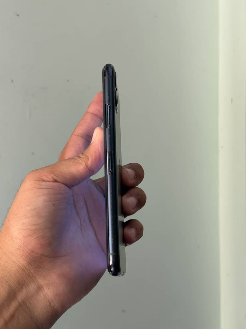 Apple iPhone 11 Pro Max 5
