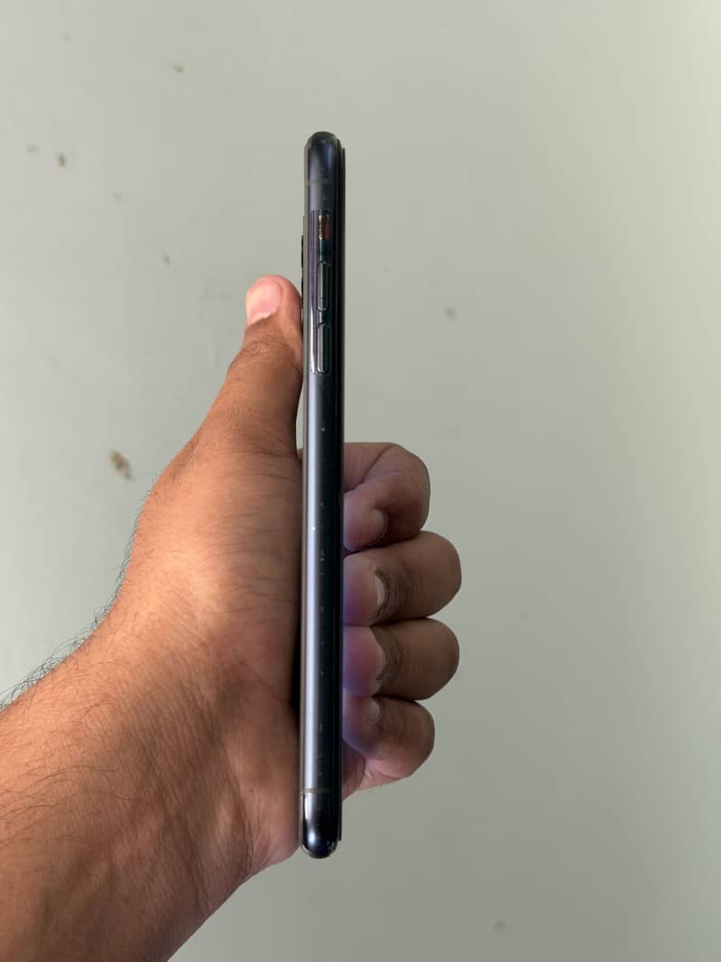 Apple iPhone 11 Pro Max 7