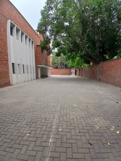 4 KANAL COMMERCIAL HOUSE FOR SCHOOL, COLLEGE, UNIVERSITY, IN GULBERG III