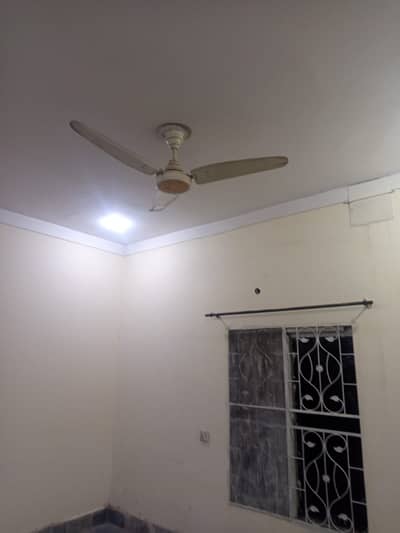 6.5 KANAL BUILDING FOR SALE AT LINK MALL ROAD