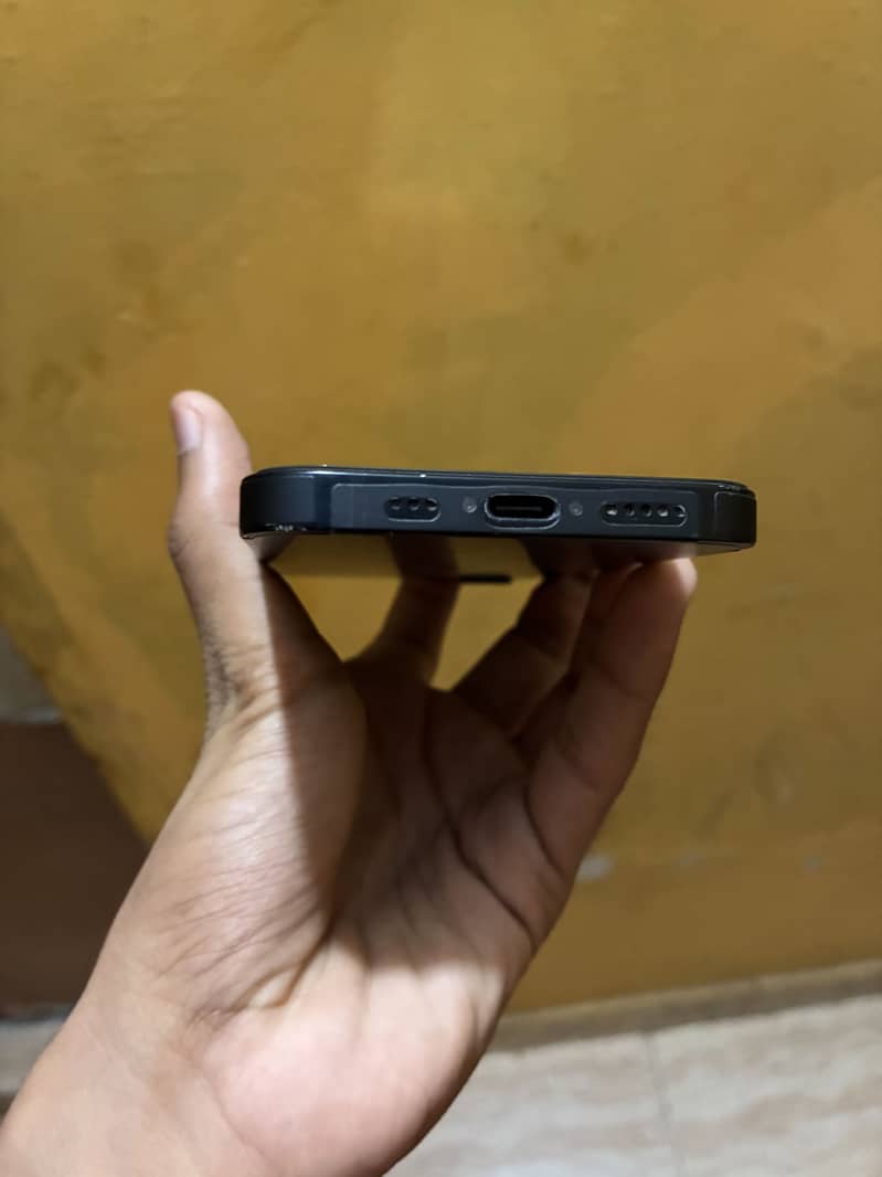 Iphone 16E 8