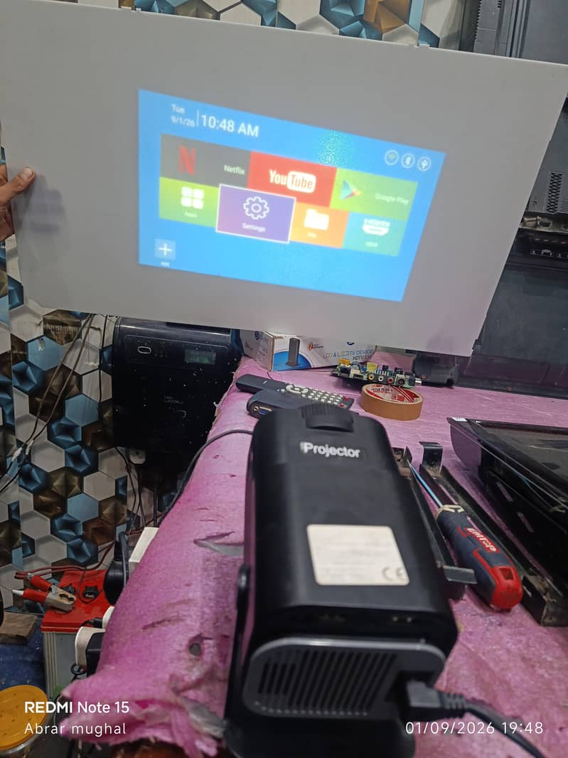 projector 200" 1