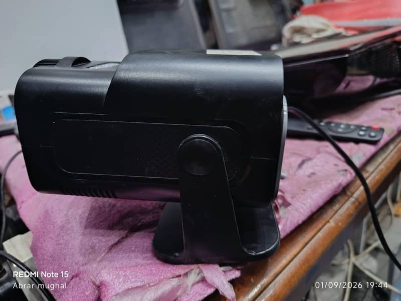 projector 200" 3