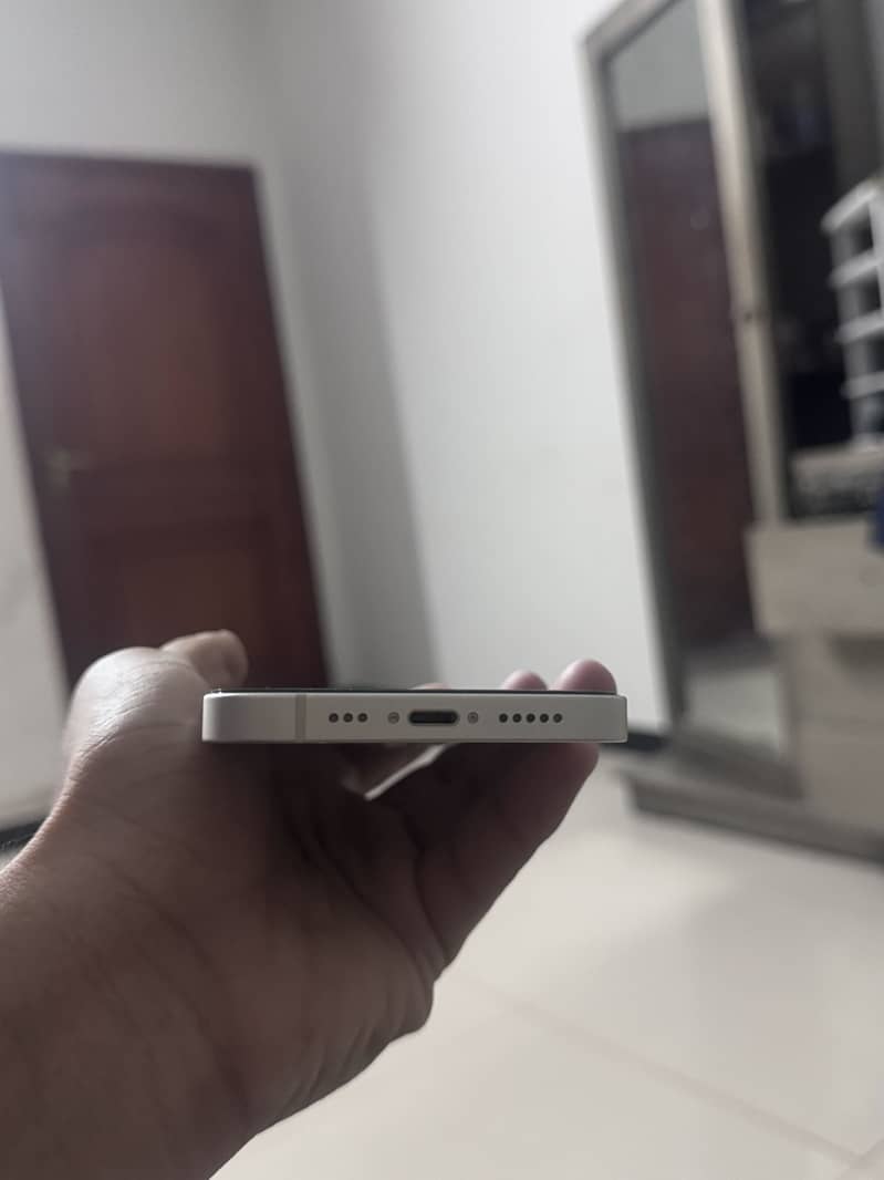 Apple iPhone 14 0