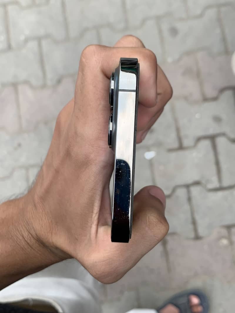 iPhone 13 Pro Max 6