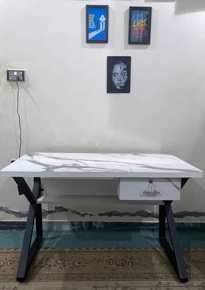 Table in white colour