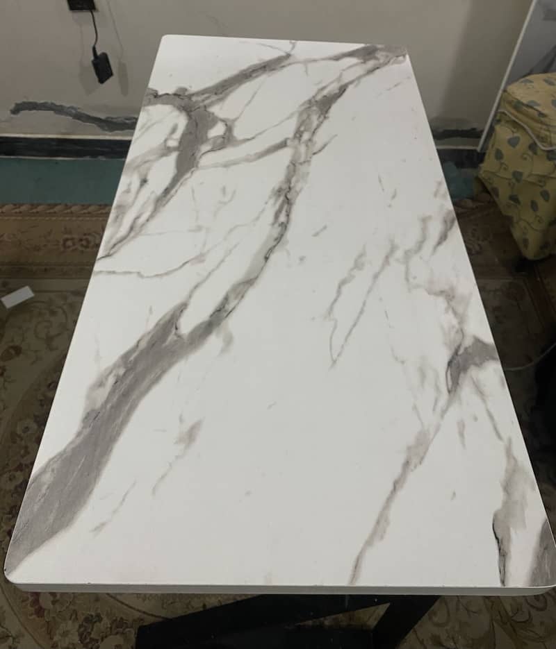 Table in white colour 5