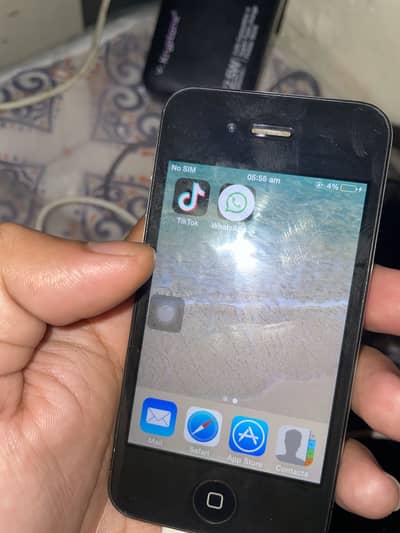 Apple iPhone 4s