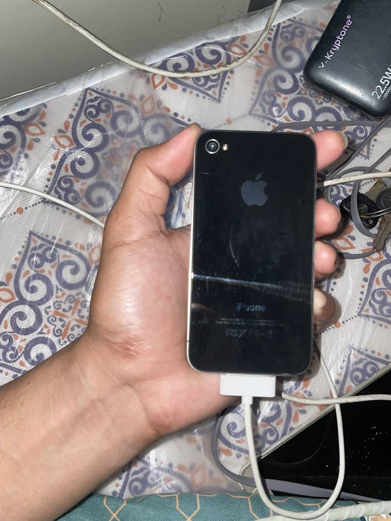 Apple iPhone 4s 1