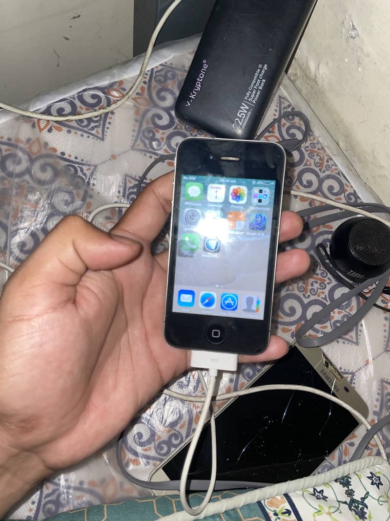 Apple iPhone 4s 5