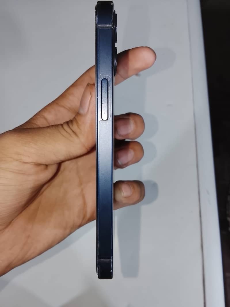 Apple iPhone 12 mini 6