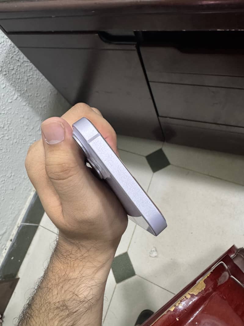 Apple iPhone 14 3
