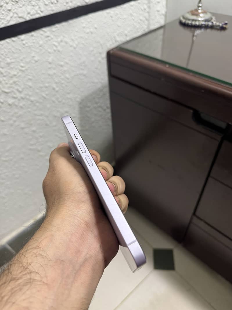 Apple iPhone 14 4