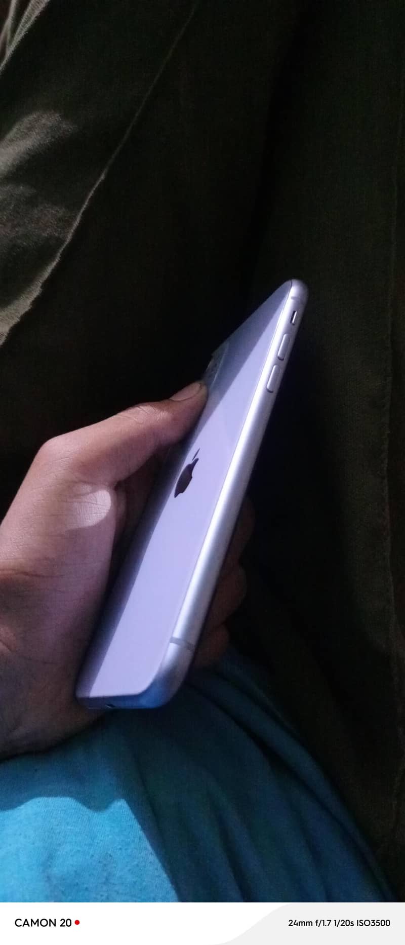 Apple iPhone 11 4