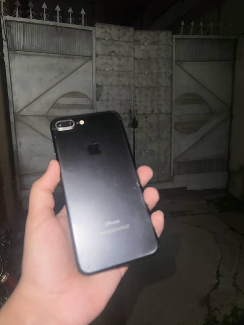 Apple iPhone 7 Plus 0