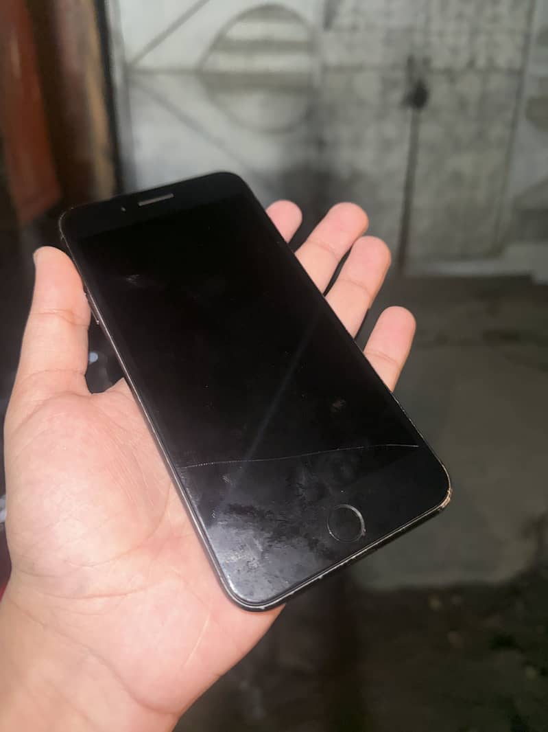 Apple iPhone 7 Plus 1