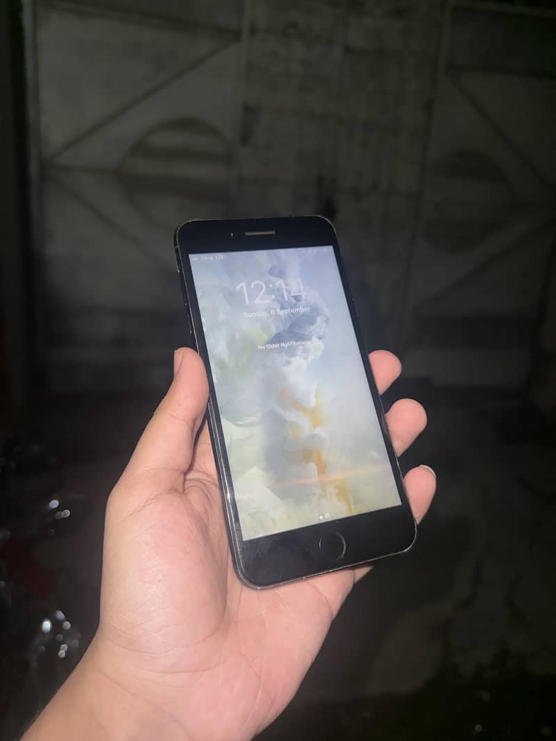 Apple iPhone 7 Plus 2