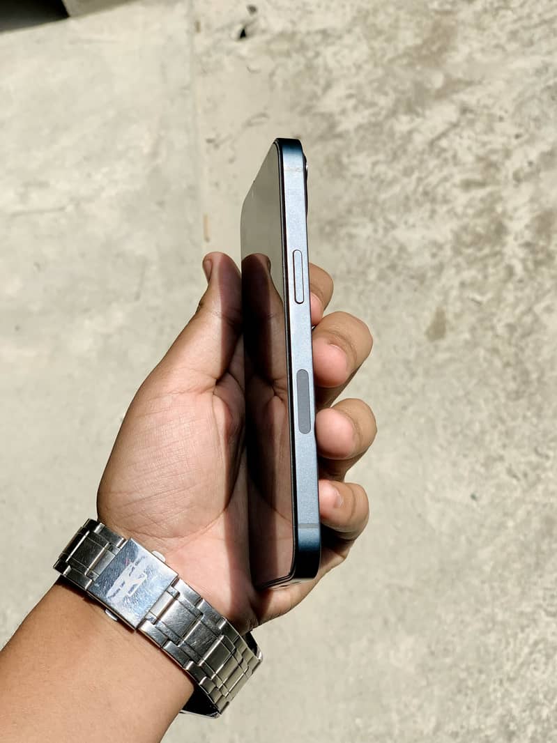 Apple iPhone 13 1