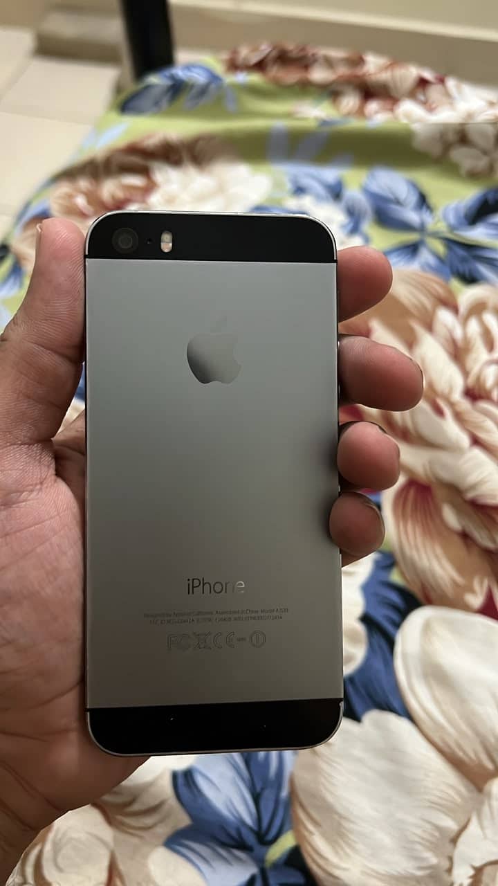 Apple iPhone 5s 4
