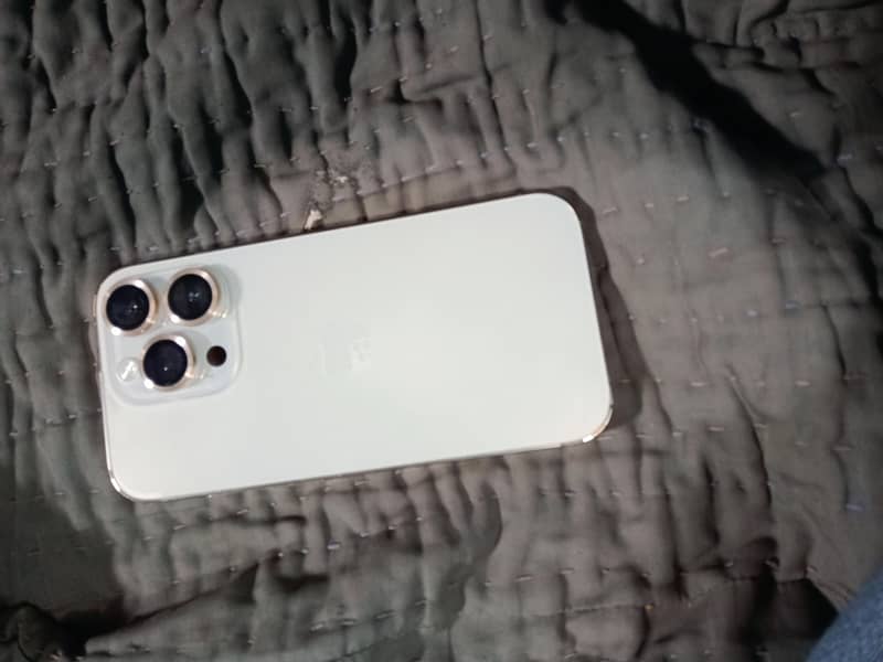 Apple iPhone 14 Pro 2