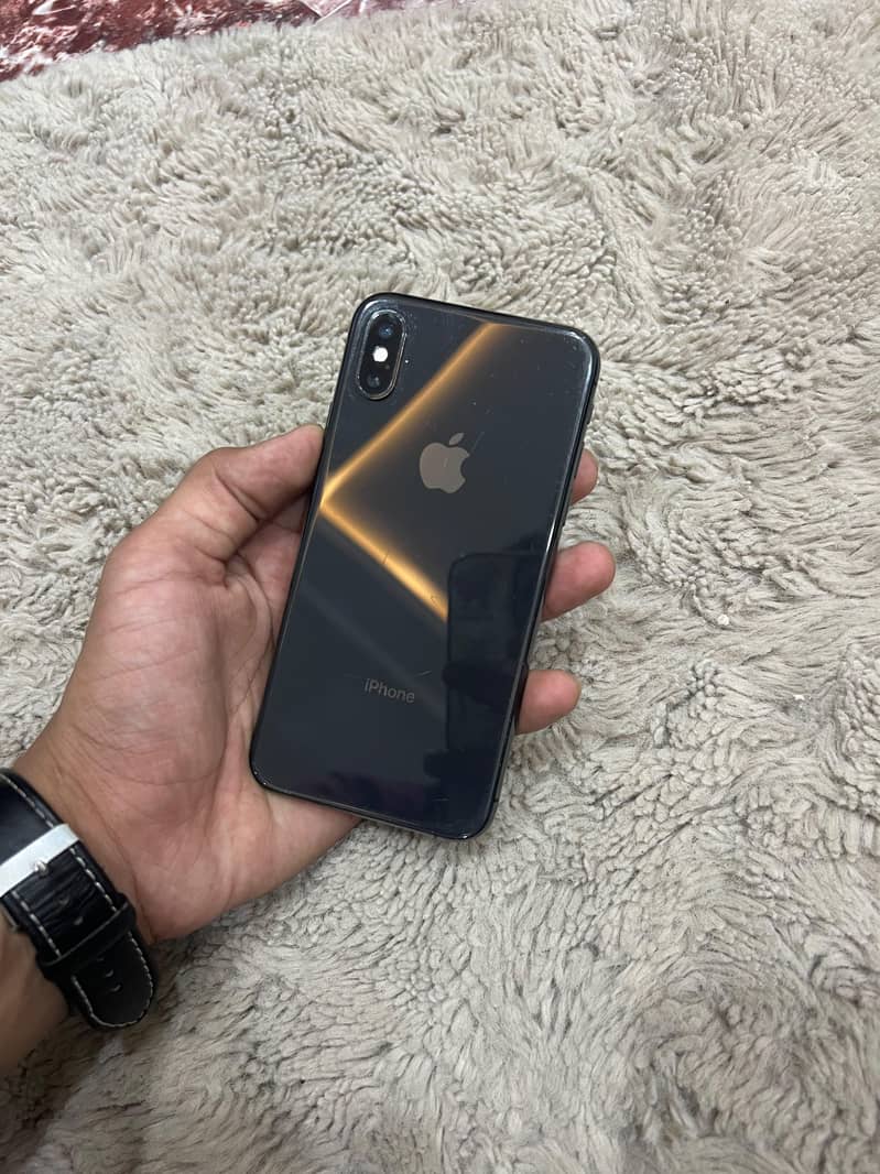 Apple iPhone XS 1