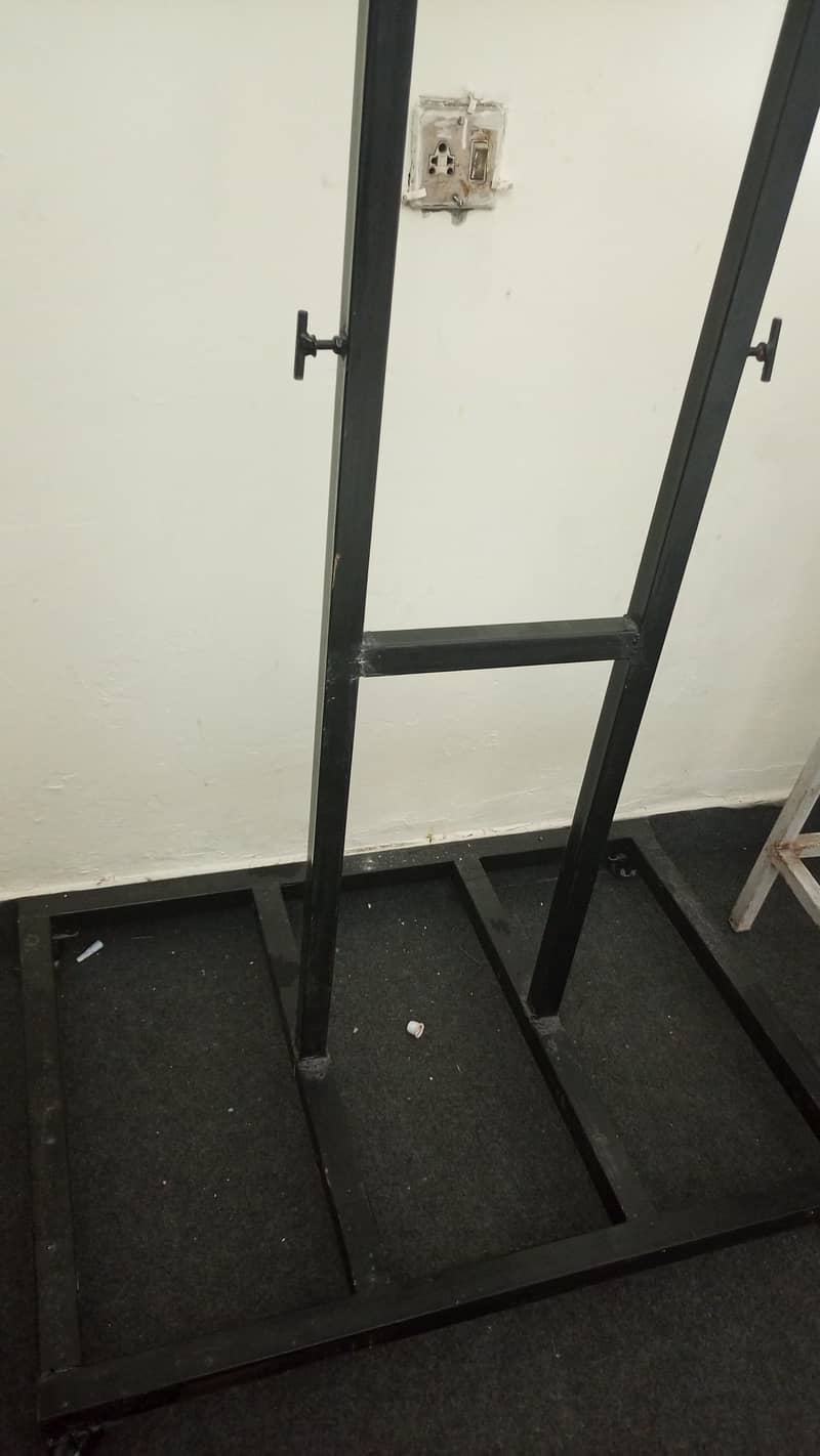 portable LCD stand. 0