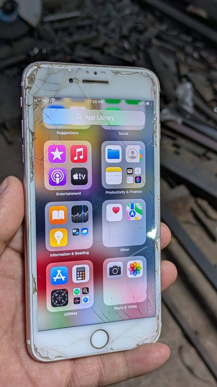 Apple iPhone 7 Plus 2
