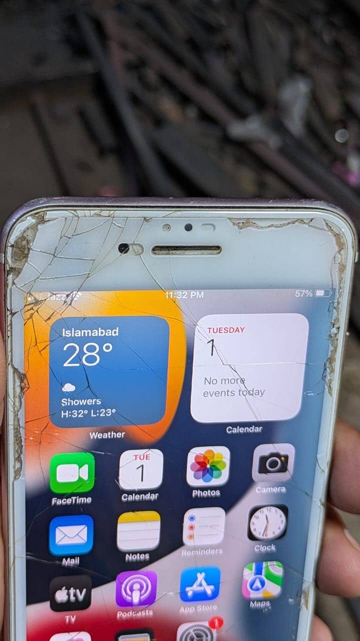 Apple iPhone 7 Plus 6