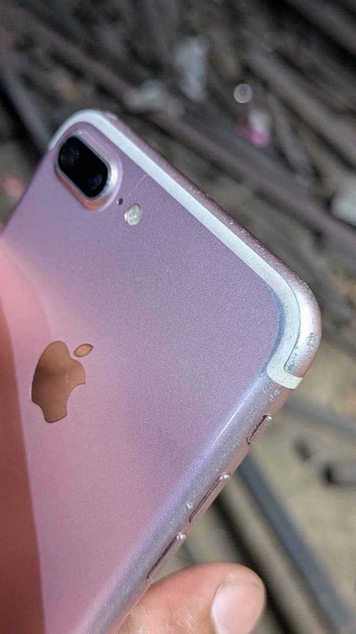 Apple iPhone 7 Plus 12