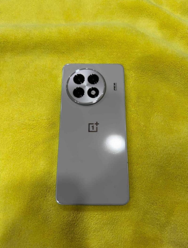 OnePlus ace 5 6