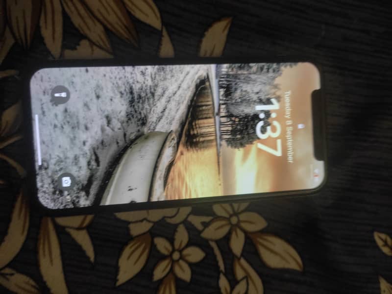 Apple iPhone XS 0
