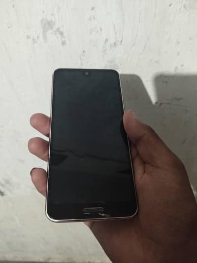 Sharp Aquos R2