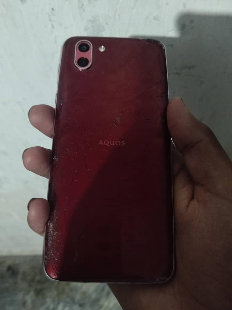 Sharp Aquos R2 1