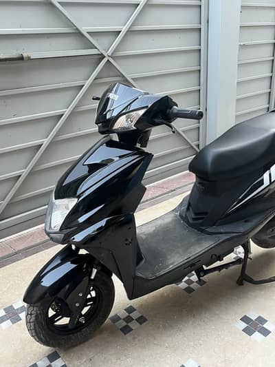 Electric scooty