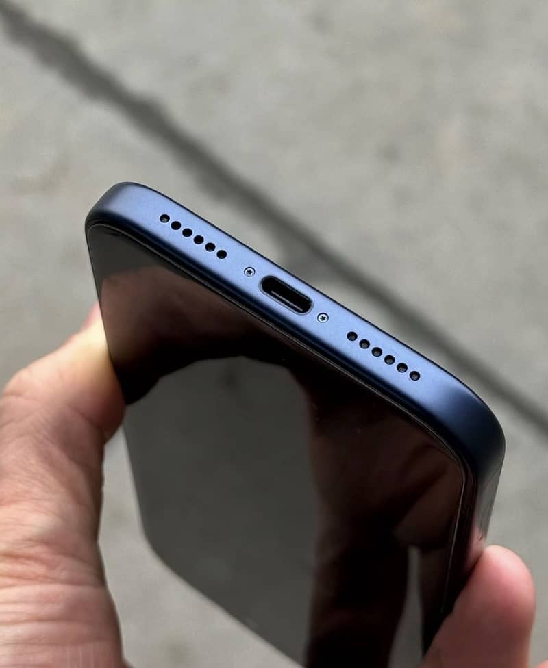 Apple iPhone 17 Pro Max 1