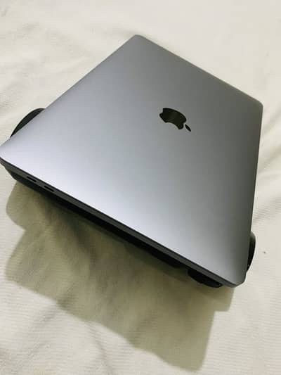 MacBook Pro 13” 2020 | i7 | 16GB RAM | 1TB SSD | Cycle 74 | 10/10