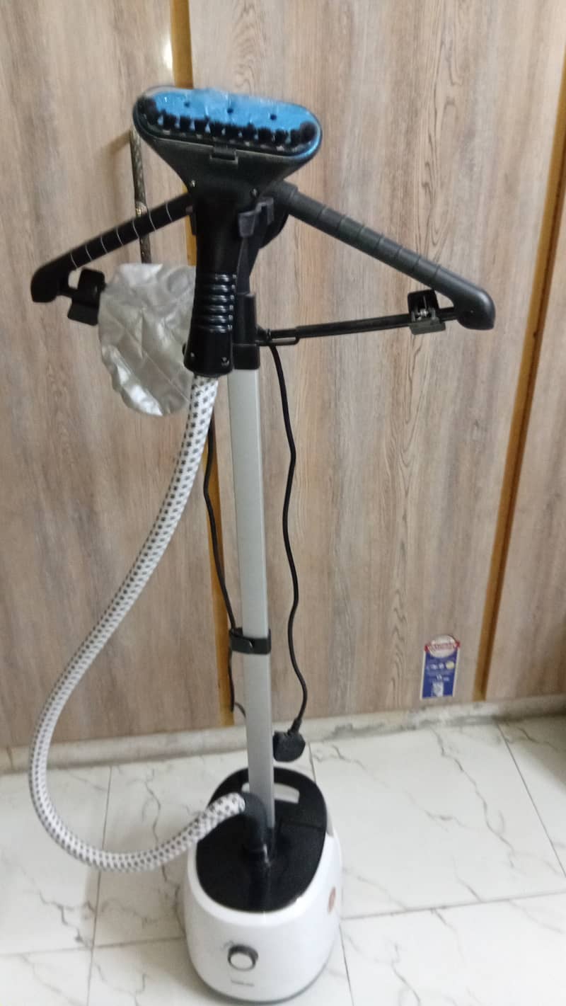 Nikai Standing Steamer Garment - Like New l Used Only 2 Time's 1