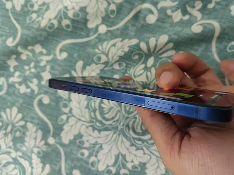 Apple iPhone 12 2