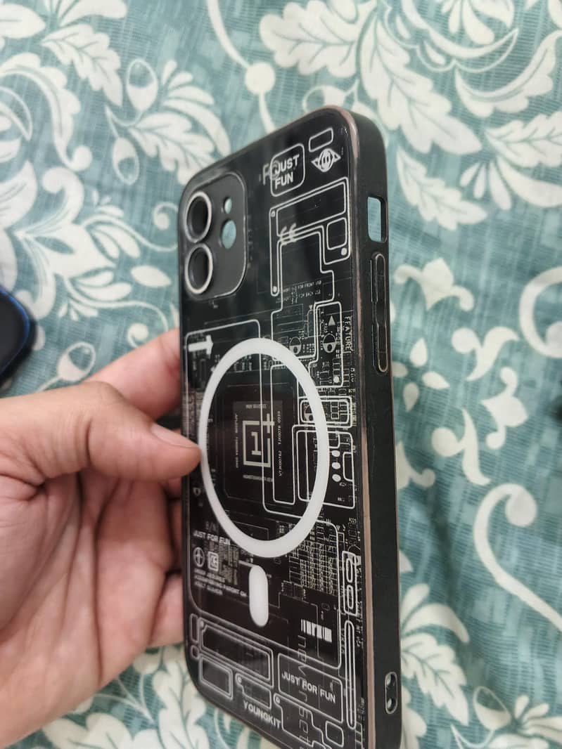 Apple iPhone 12 6