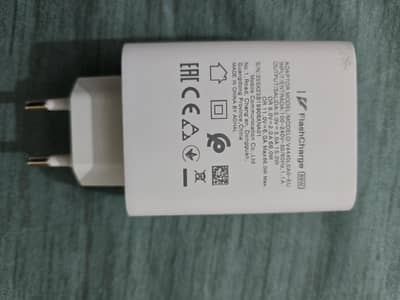 flash charge adaptor excellent consition 66 watt