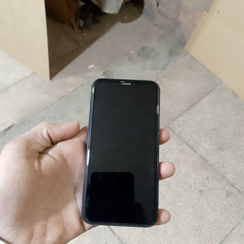 Apple iPhone 11 Pro 1