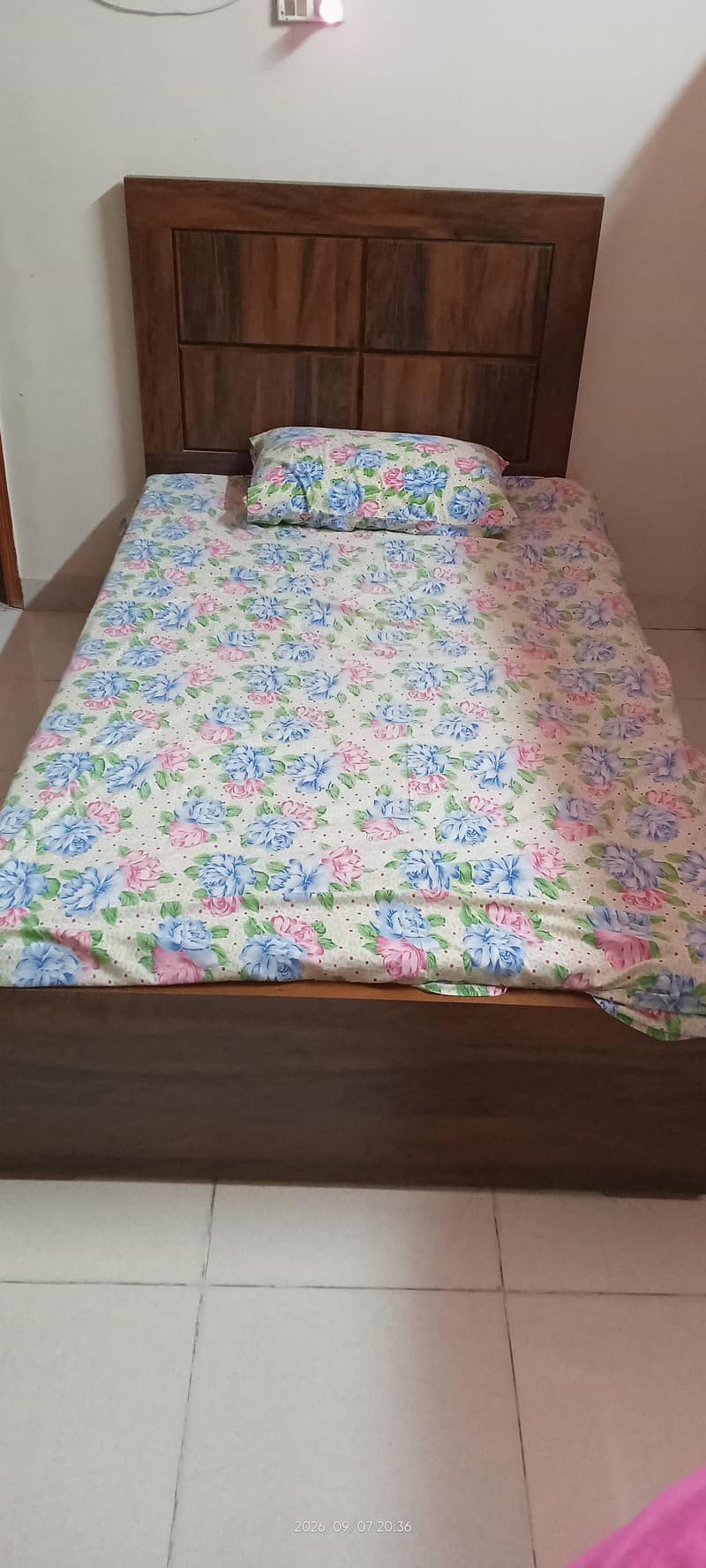 single bed perfect condition 0