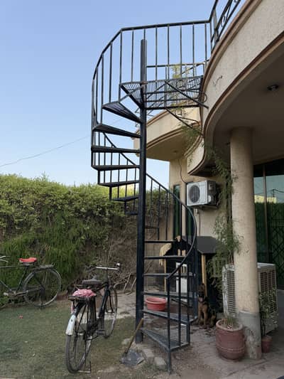 Metal Stairs  ( 10 Feet)