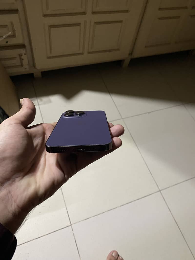 Apple iPhone 14 Pro Max 1