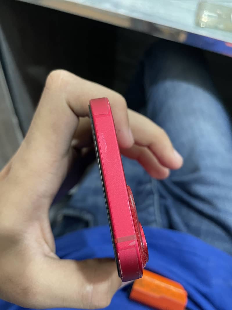 Apple iPhone 14 4